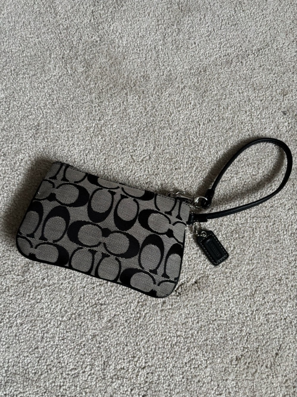 COACH Corner Zip Wristlet in Signature Canvas - Black/Smoke Grey EUC